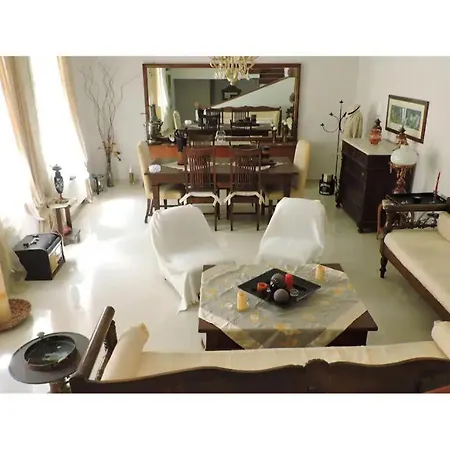 Vaggos House
