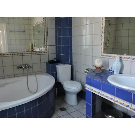 Vaggos House *